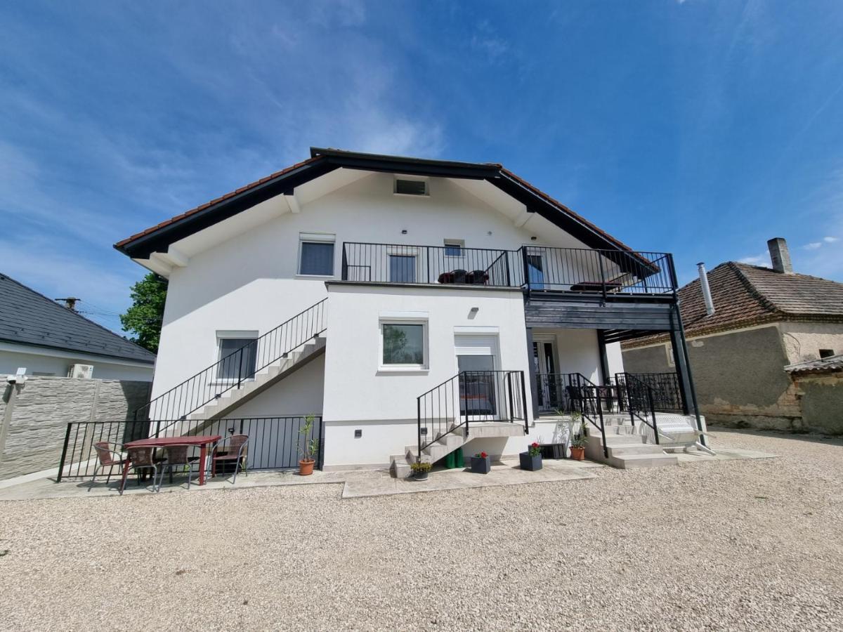 Duna-Beach Apartman Kimle Екстериор снимка